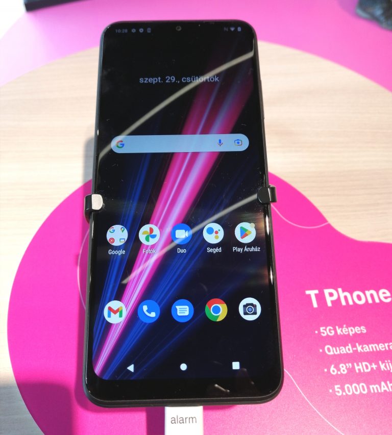 A Telekom a Google-lal együttműködésben kifejlesztette saját márkás okostelefonját, a T Phone-t