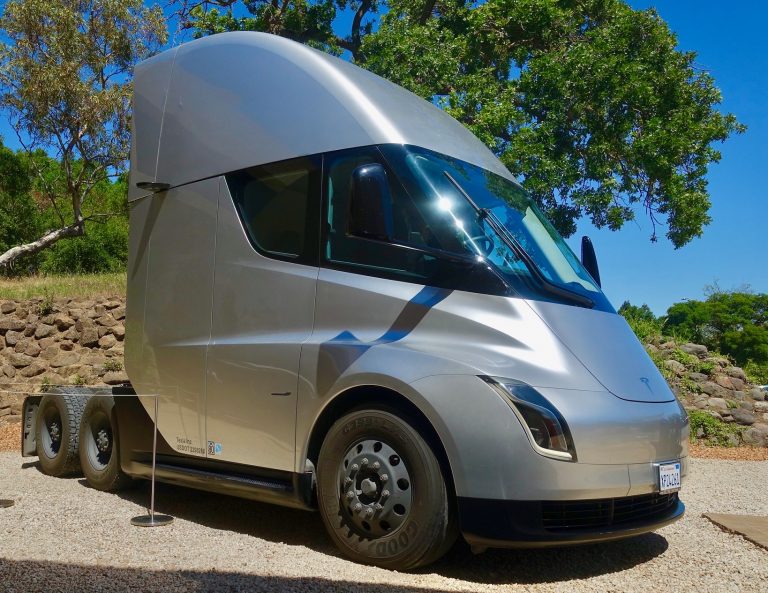 A Tesla hamarosan megkezdi az elektromos kamionjai kiszállítását