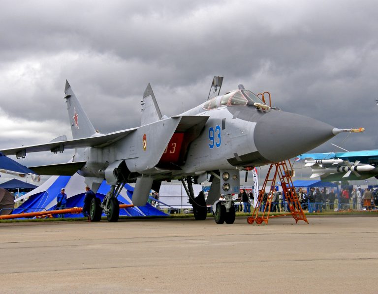 Esélyük sincs az ukrán vadászoknak a MiG–31-gyel szemben – több mint száz km-ről lövik ki őket