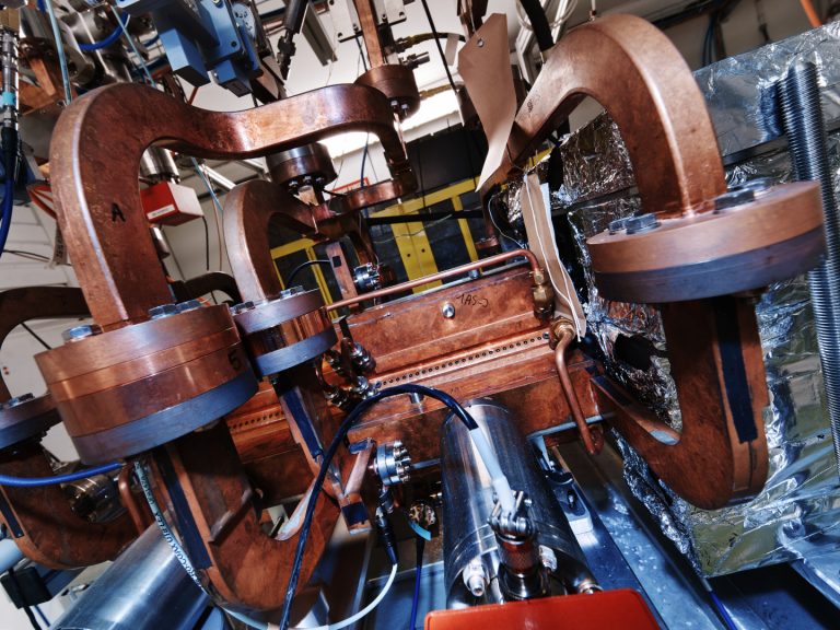 A CERN legújabb részecskegyorsítója emberi életeket fog menteni