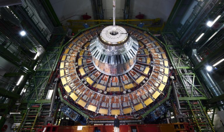 A Nagy Hadronütköztetőt hamarosan leállítják és jövőre kevesebbet használják az energiakrízis miatt