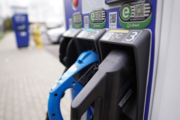 Alig csökkent az üzemanyag-fogyasztás az elektromos autók hatására az USA-ban