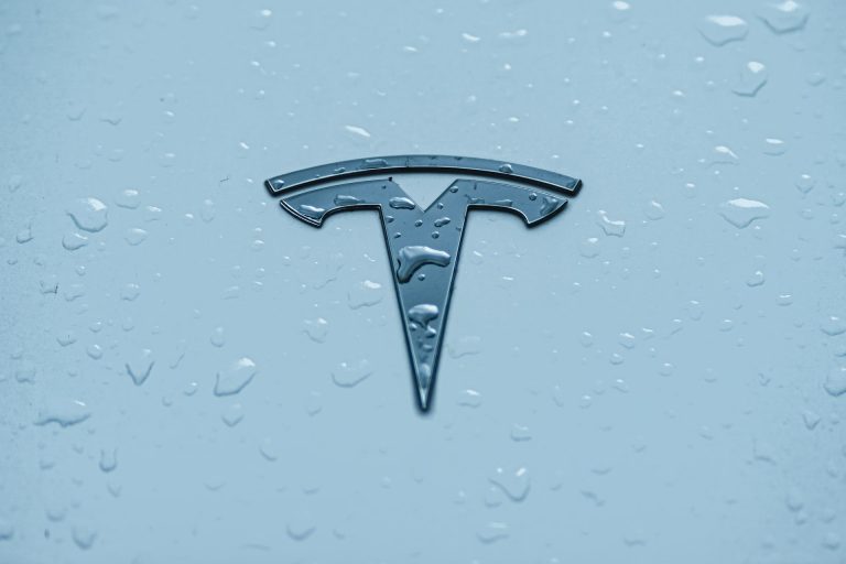 Megérkezett a Tesla harmadik 