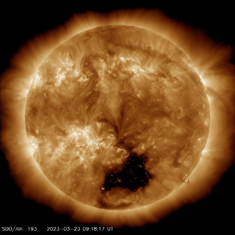 Harmincszor akkora lyuk jelent meg a Napon, mint a Föld – erős napszél találhatja el bolygónkat