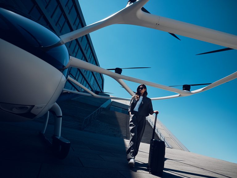A légitaxis utazás nem a távoli jövő ígérete: az egyik cég megnyitotta a gyártóüzemét és 2024-ben elindítja a szolgáltatást