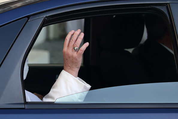 Miért jár a pápa egy olasz kisautóval, és lesz-e valaha elektromos pápamobil?