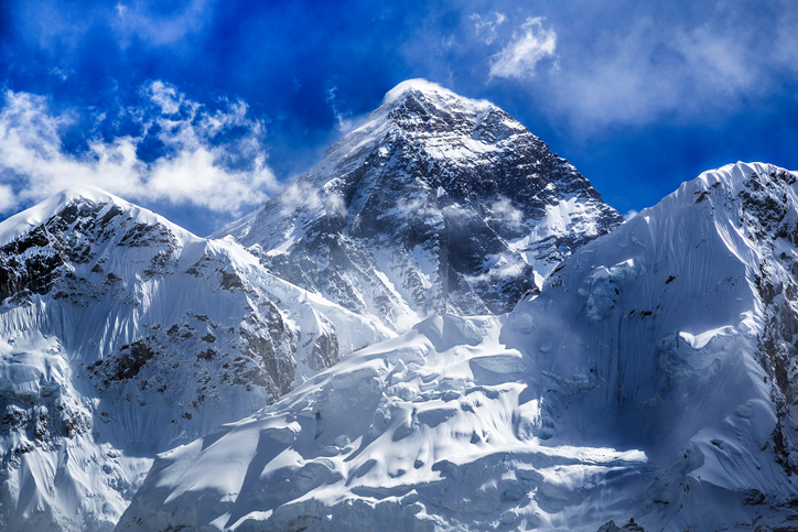 A világrekorder serpa eddig 27-szer mászta meg a Mount Everestet
