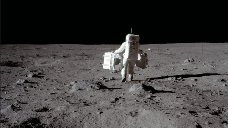 A Holdon landolhatott, Magyarországra viszont nem léphetett be az Apollo 11 legénysége 1969-ben