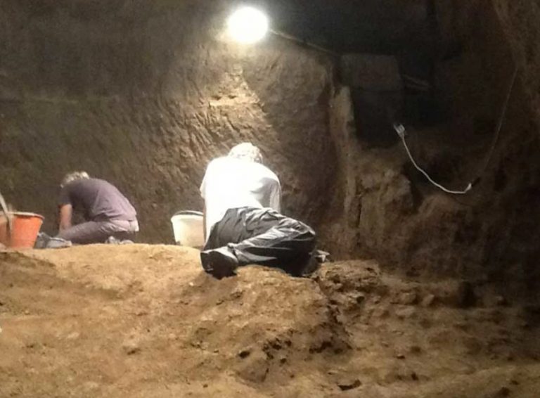 Amikor találtak két ősi piramist is egy olasz borospince alatt