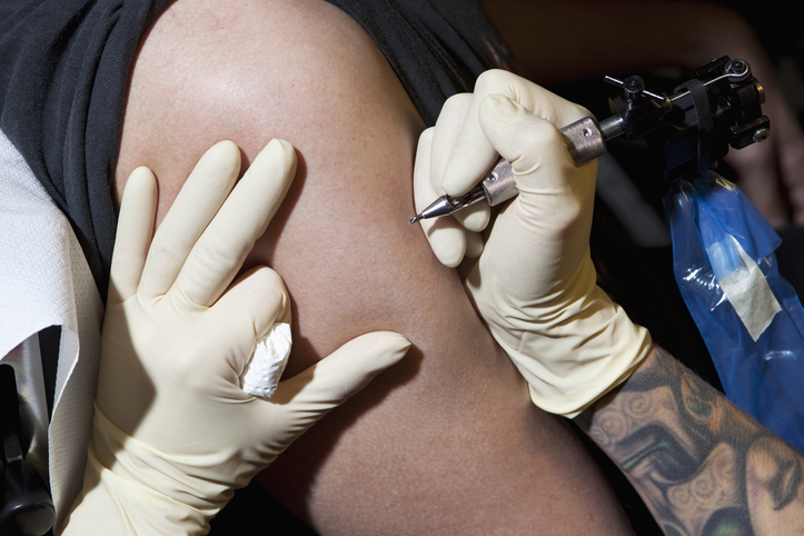 A bőr alá injekciózható „okostetoválások” segíthetnek egészségünk megőrzésében