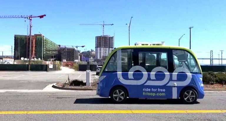 Önvezető buszok szállítják az utasokat San Franciscóban