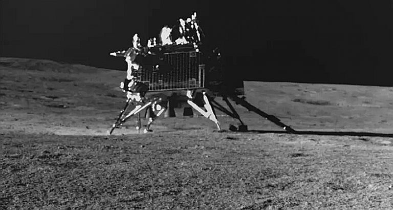 A Chandrayaan-3 leszállóegysége és holdjárója dolgozik Holdon