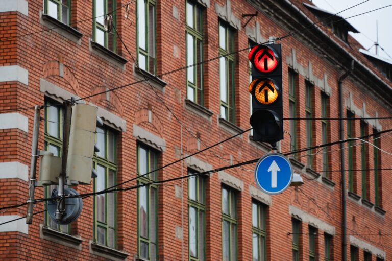 Mesterséges intelligenciával optimalizálja a budapesti közlekedési lámpákat a Google
