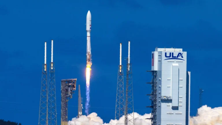 Az űrverseny éleződik: az Amazon felküldte első műholdjait leendő megakonstellációjához