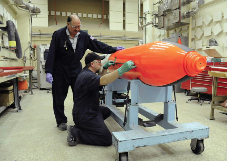 Az USA új nukleáris „gravitációs bombát” épít