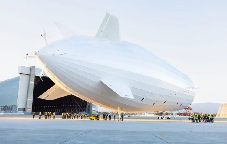 Lerántották a leplet a világ jelenlegi legnagyobb légi járművéről