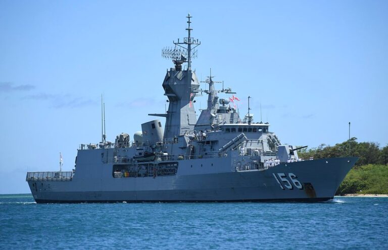 Ausztrál katonai búvároknak okozott sérüléseket egy kínai hadihajó szonárja