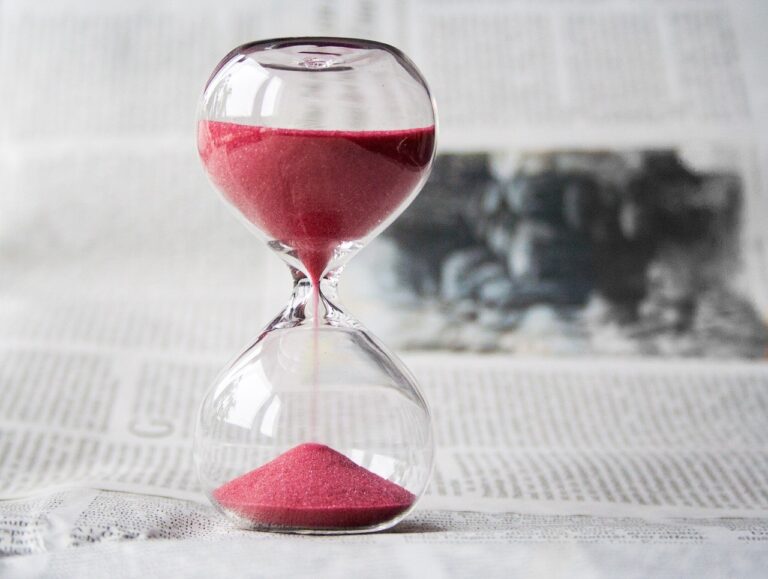 Bizonyítékot találtak rá, hogy az idő múlása “visszafordítható” az üvegben