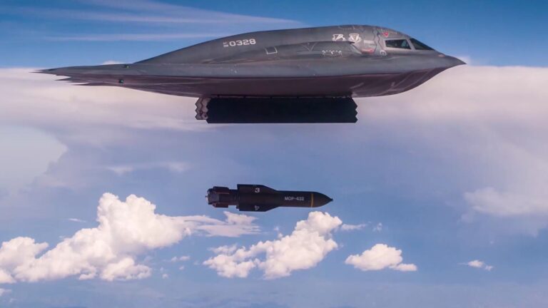 Bunker Buster: a legnagyobb nem-nukleáris bomba, amit a legrejtettebb célpontok ellen fejlesztettek ki