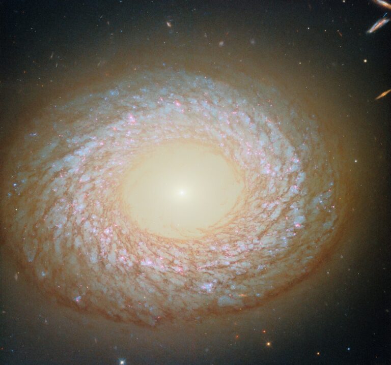 Mi lehet ez? Nagyon furcsa galaxist vizsgáltak a kutatók