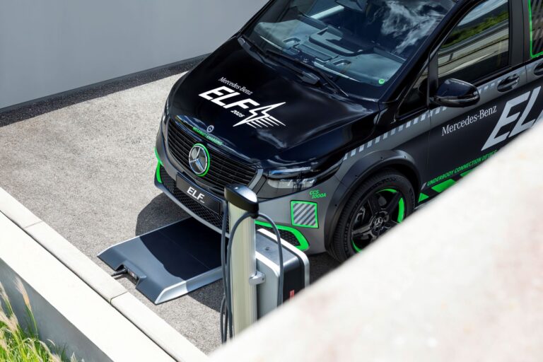 Bemutatták a következő nagy dobást az elektromos töltés terén - a jármű egy valóságos guruló laboratórium