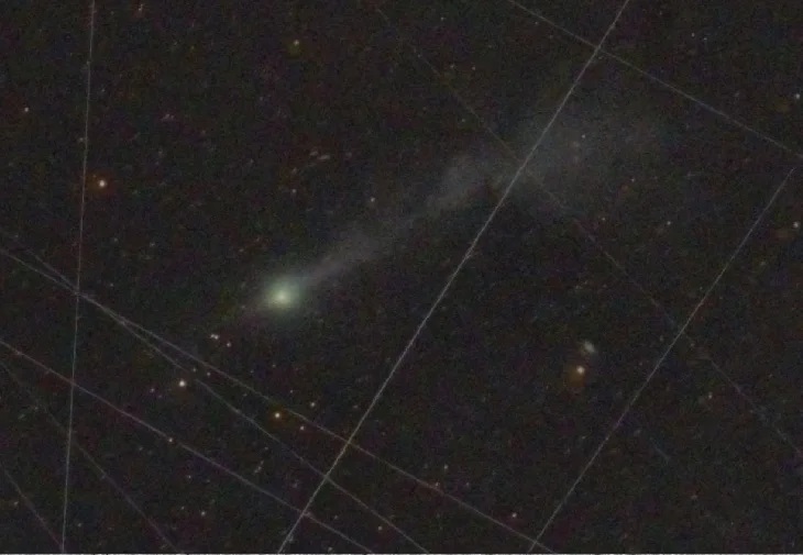 Nagyon furcsán, szinte struktúraként meredeznek a 3I/ATLAS csóvái