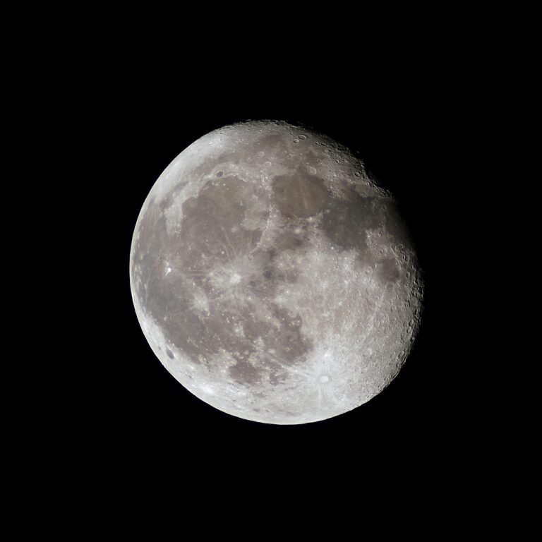 Theia nem is létezett? Nem úgy alakult ki a Hold, mint eddig hittük