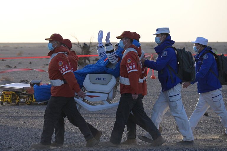 Vészhelyzet alakult ki a kínai űrállomáson: az űrhajósok most elmesélték, mi történt pontosan