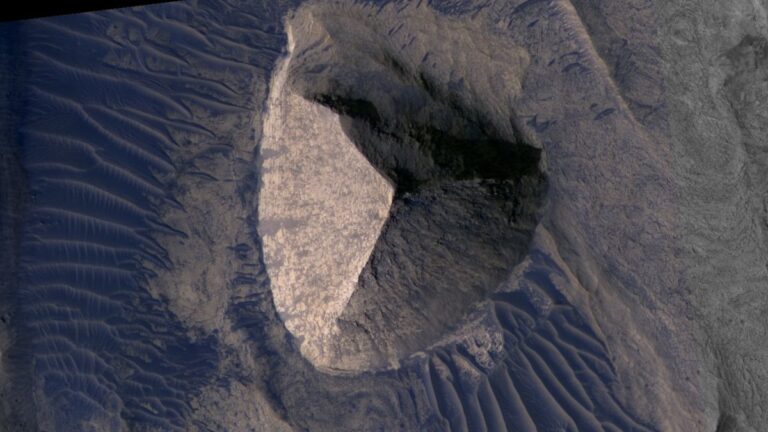 A Marson található egyik hatalmas, szabályos tetraéder formájú képződmény hozta lázba az internet népét