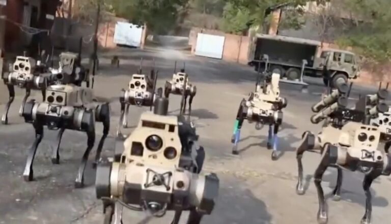 A Kínai Népi Felszabadító Hadsereg legújabb ütőkártyája a kíméletlenül hatékony, robotizált farkas falka