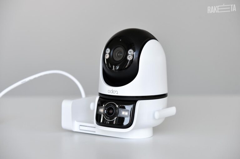Ez a kamera tényleg mindent lát, és mindent követ — a dupla lencsés technológia a kulcs