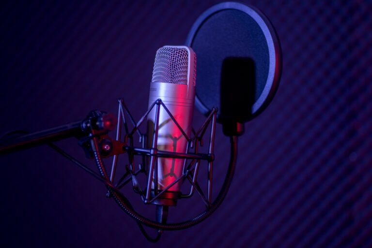 Egy friss felmérés szerint a magyarországi országgyűlési választások óta a háborúval foglalkozó podcastműsorok száma jelentősen csökkent